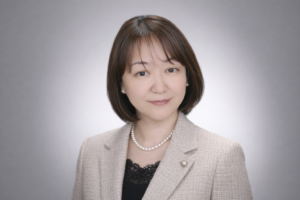 CA受験・面接コミュニケーション専門家｜長尾 円 コミュニケーション戦略コンサルタントの「CA面接合格メソッド」サイト用プロフィール写真。